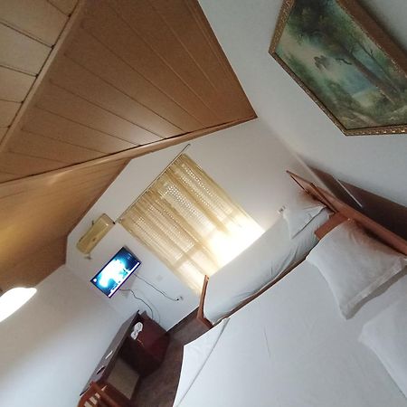 Vila 57 Hotel Тирана Екстериор снимка