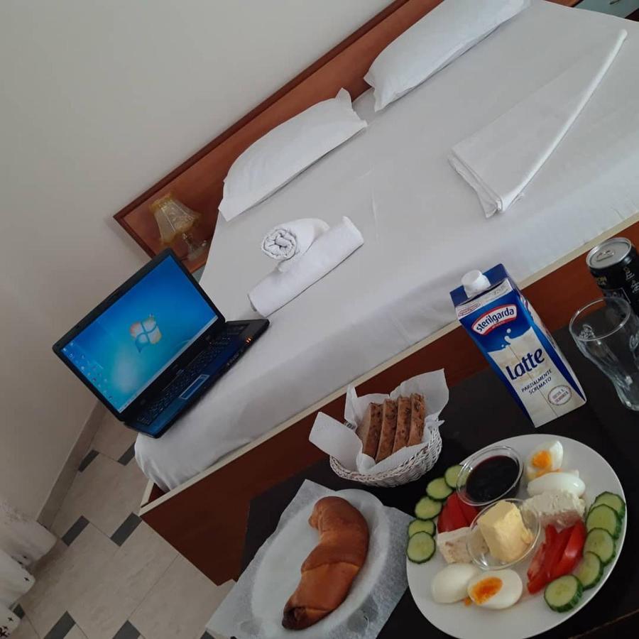 Vila 57 Hotel Тирана Екстериор снимка