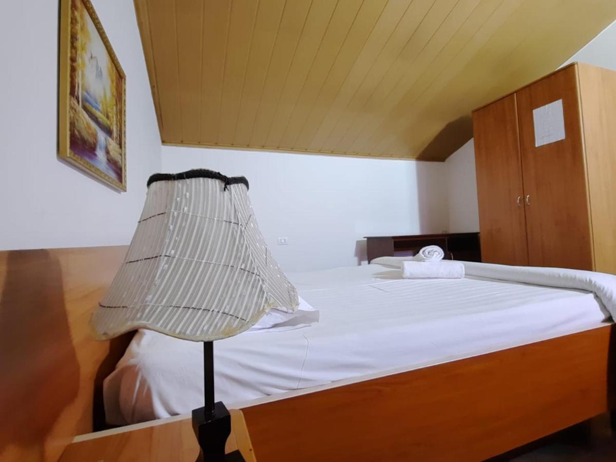 Vila 57 Hotel Тирана Екстериор снимка
