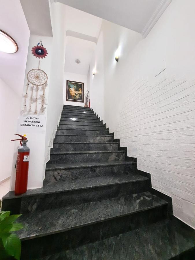 Vila 57 Hotel Тирана Екстериор снимка