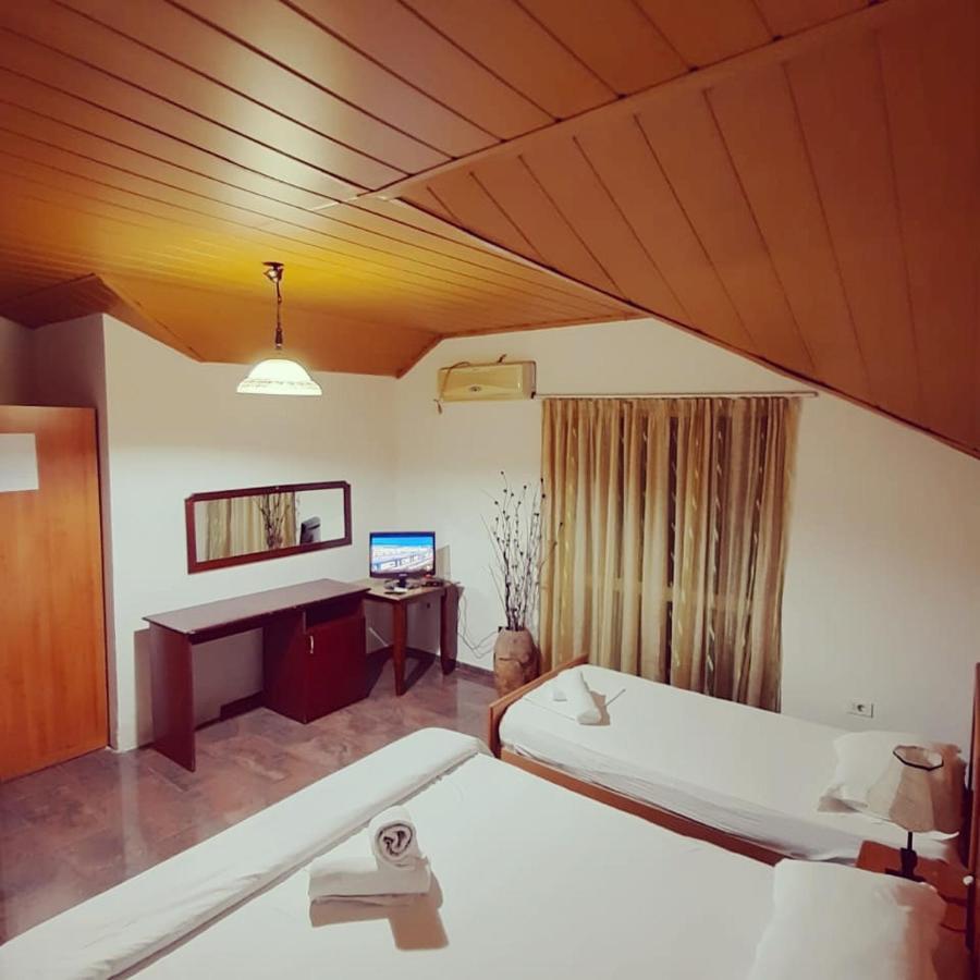 Vila 57 Hotel Тирана Екстериор снимка
