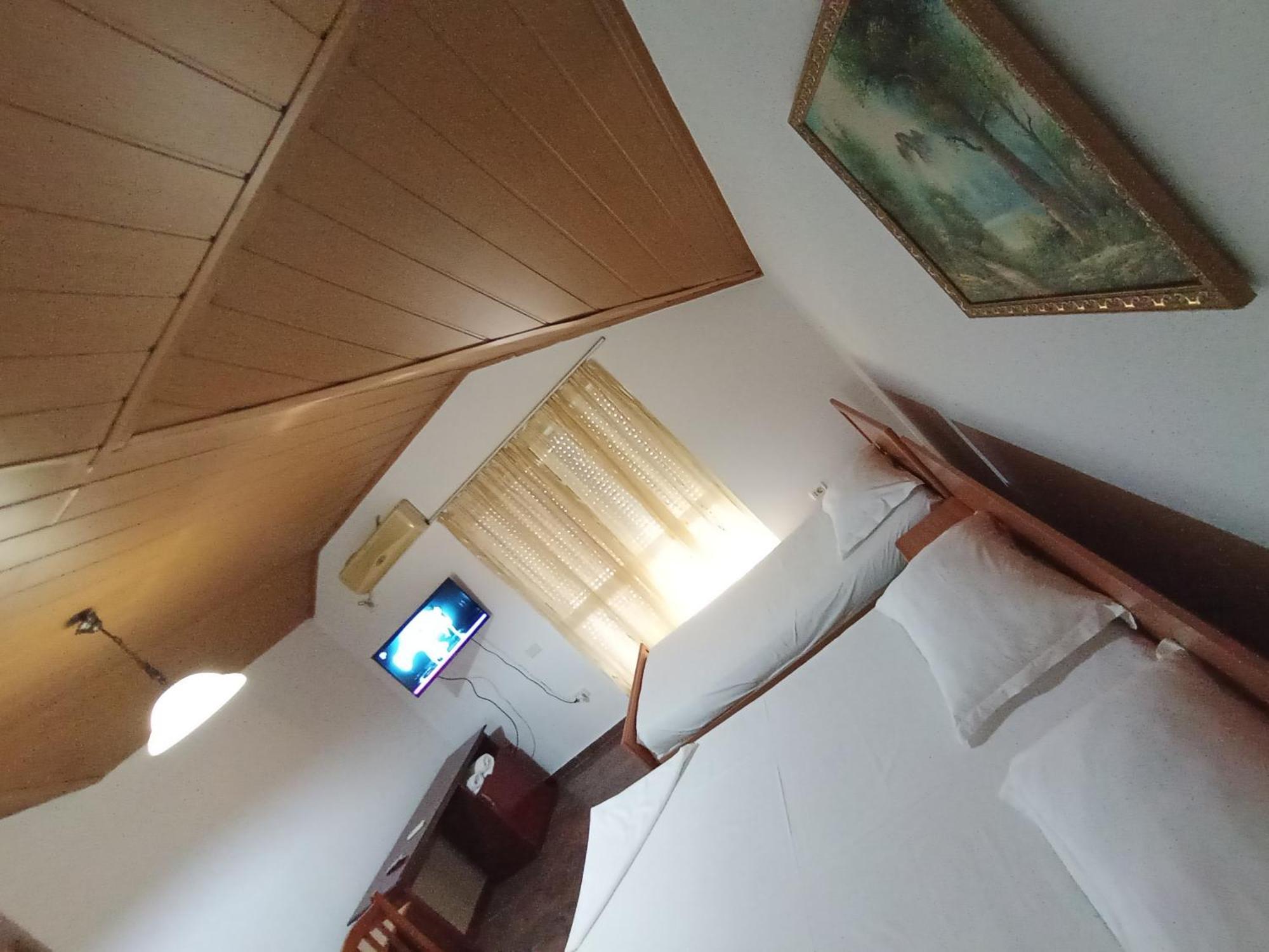 Vila 57 Hotel Тирана Екстериор снимка